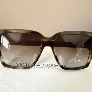 NWT Victoria Beckham oversized sunglassed in camo tortoiseshell